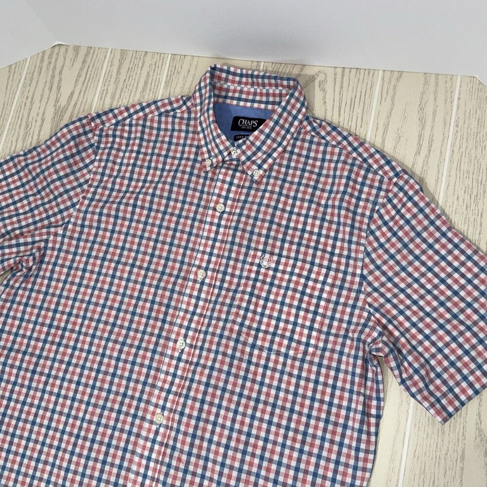 Chaps Men's Short Sleeve Button-Down Shirt Size M Blue/Pinkish/White Easy Care